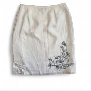 Vintage Casual Corner 100% Silk Embroidered Skirt – Size 4